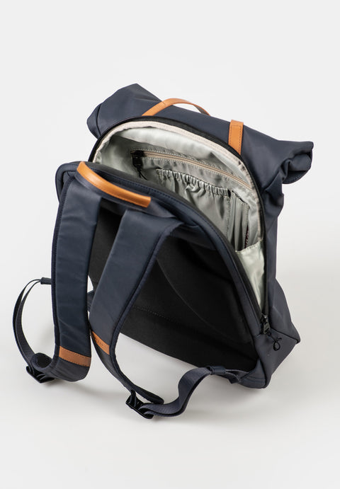 aunts & uncles Tama RE outer space