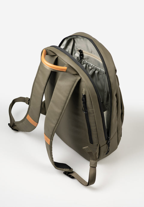 aunts & uncles Rucksack Toshimoi RE fallen rock