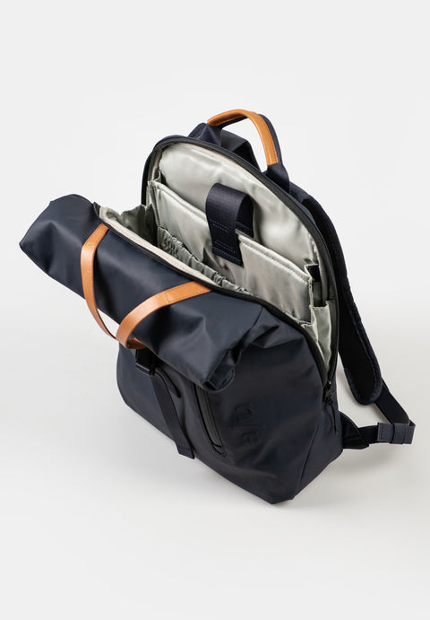 aunts & uncles Tama RE outer space