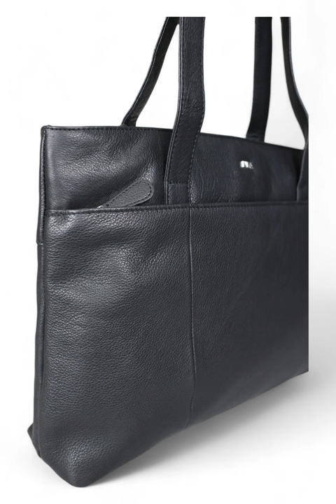 NIKA Schultertasche 1511 schwarz (nur online verfügbar)